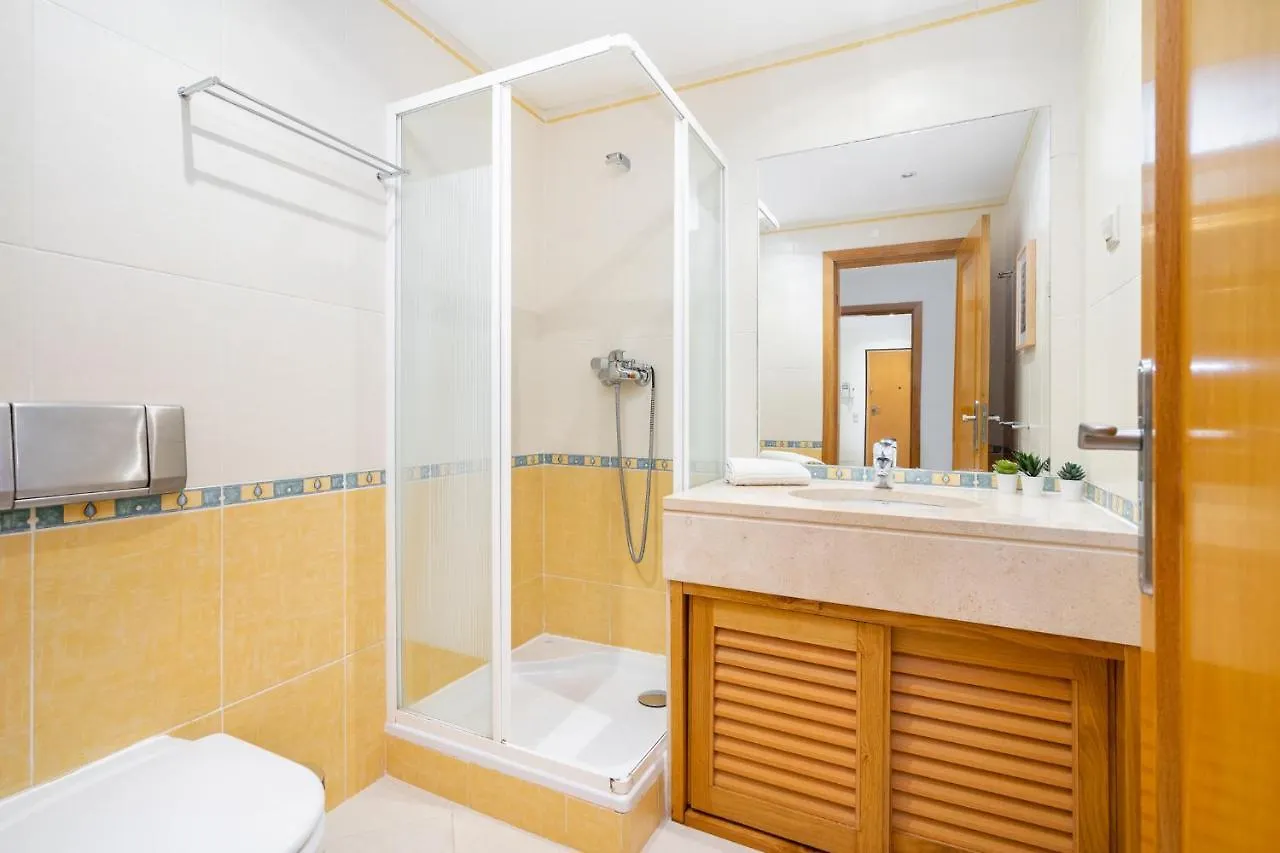 Whome Family Holidays W/ S-Pool, Ac, Elevator & Garage Quarteira Apartment